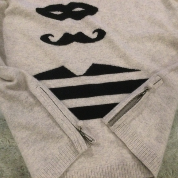 Mustache Crewneck - Picture 7 of 7
